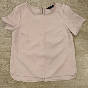 Blush pink textured tee w/ zipper back
